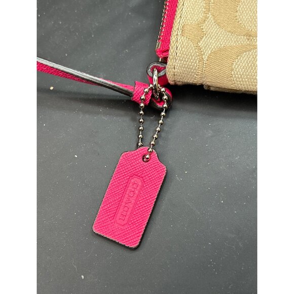 Coach Signature Canvas Wristlet With Pink Leather Trim - Picture 4 of 7